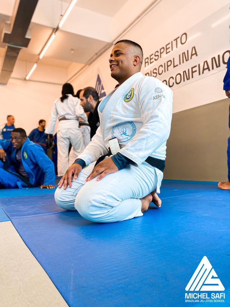 Atleta de jiu-jitsu no tatame